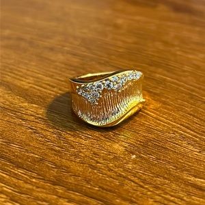 18k gold plated clear gemstone wave ring